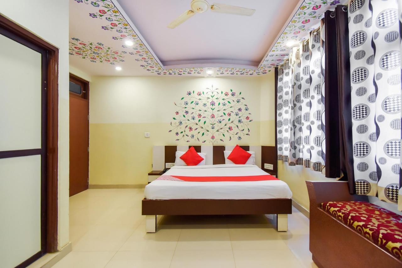 Oyo 11389 Hotel Ng Palace Dźajpur Zewnętrze zdjęcie