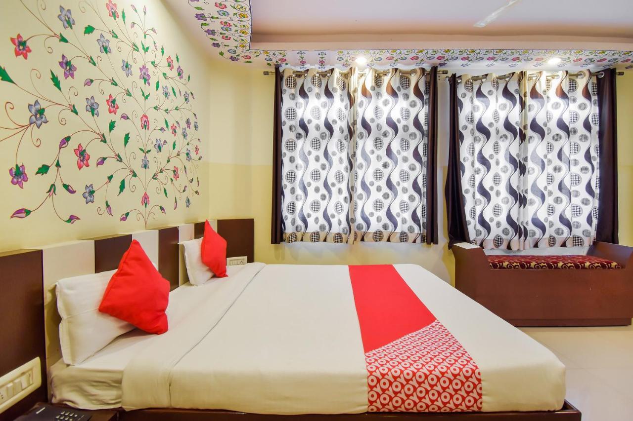 Oyo 11389 Hotel Ng Palace Dźajpur Zewnętrze zdjęcie