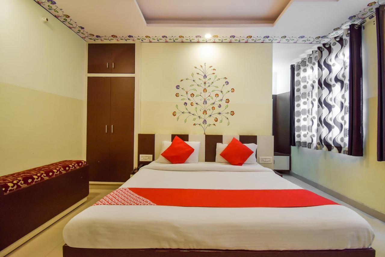Oyo 11389 Hotel Ng Palace Dźajpur Zewnętrze zdjęcie